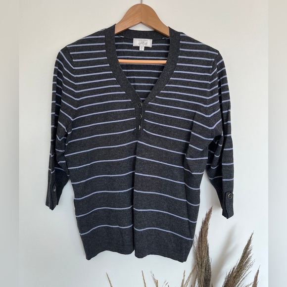 Les collection Mat Gray and blue Striped V-Neck Sweater size large - Picture 2 of 5